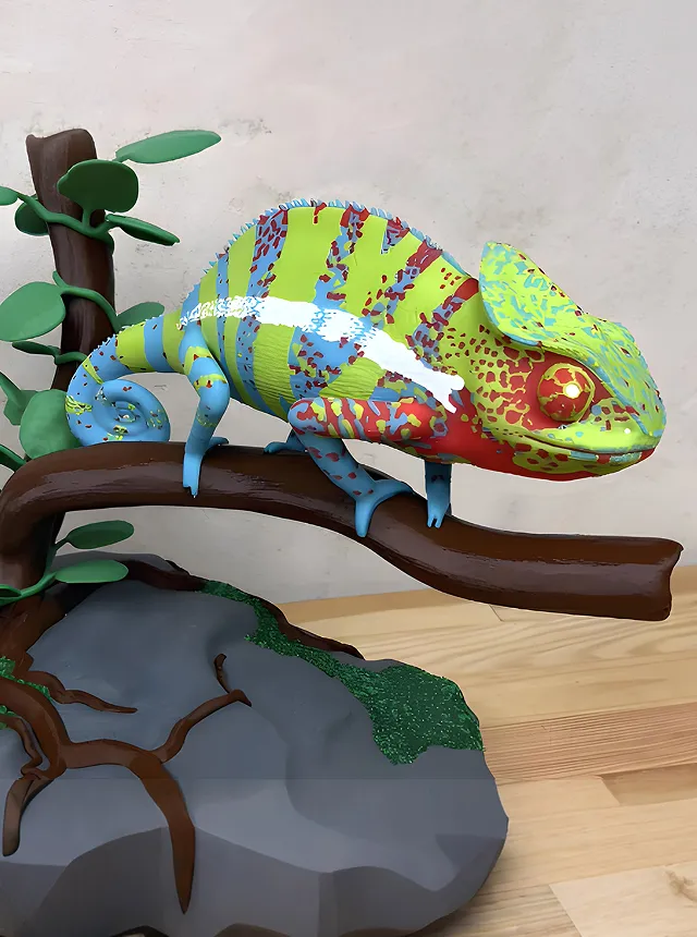 Chameleon & Tree Stand